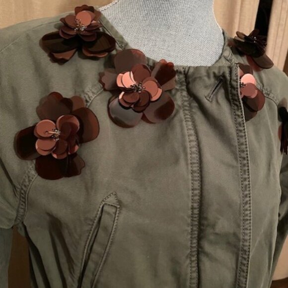 BANANA REPUBLIC Green Classic Cotton Utility Jacket with floral embellishments - Picture 4 of 7